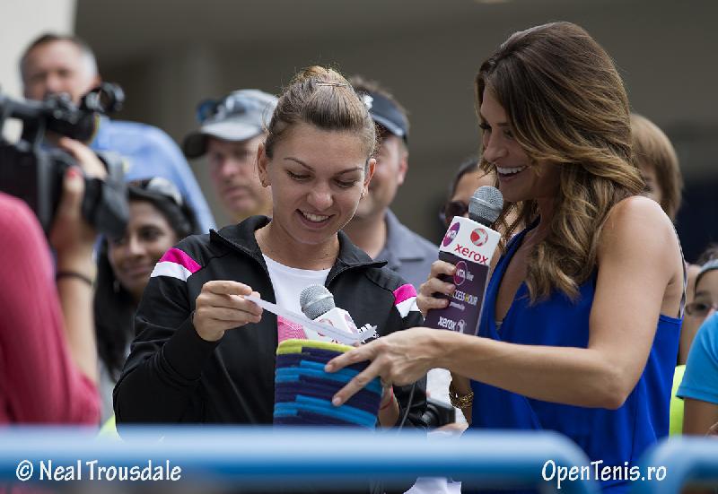 Halep - galerie foto exclusiva de la Western & Southern Open